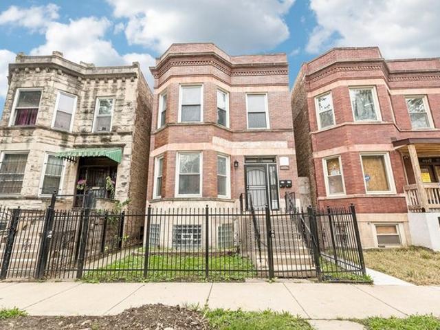 House for sale in Chicago, Cook County
