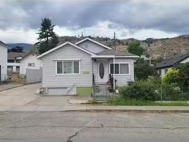 House for sale in Oliver