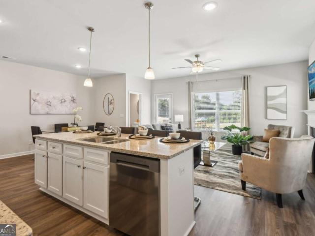 Townhouse for sale in Morrow
