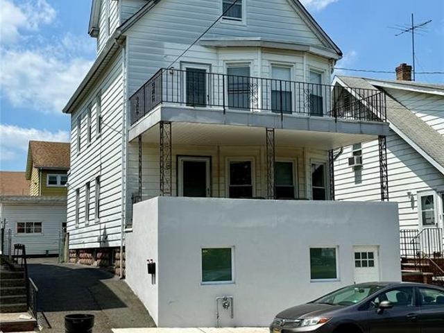 Duplex for rent in Clifton