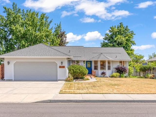 House for sale in Oregonia