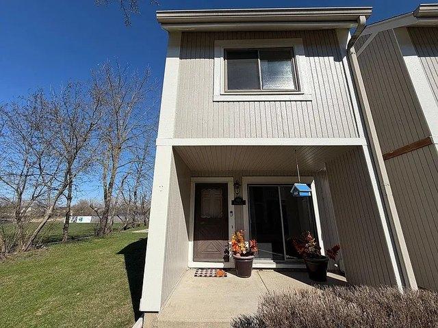 Townhouse for sale in Grayslake, Illinois