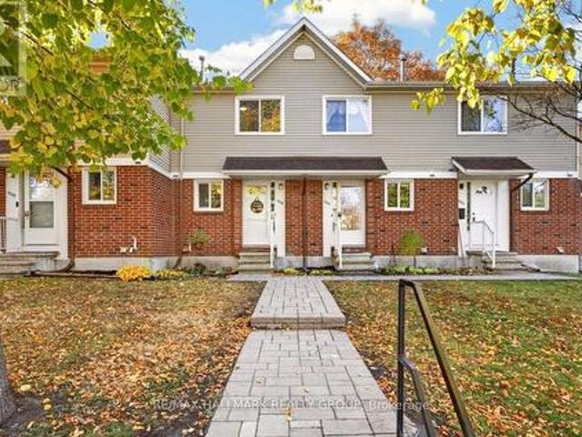 Townhouse for sale in Orléans Wood, Ottawa