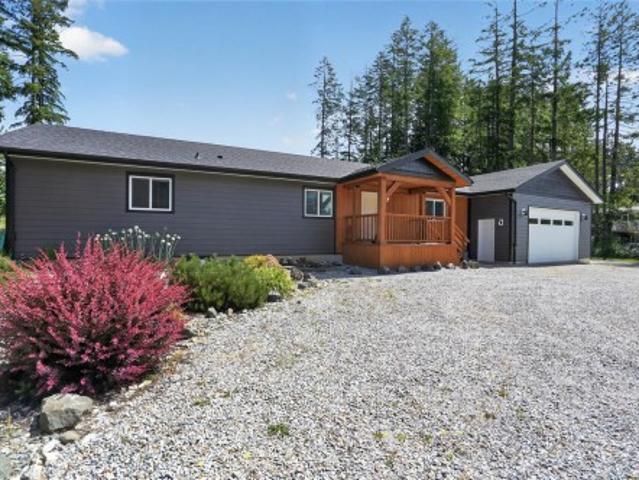 House for sale in Clayoquot, British Columbia