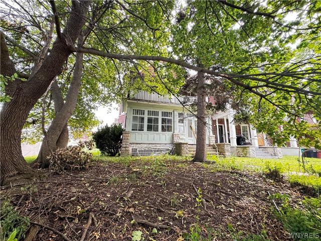 House for sale in Niagara, New York