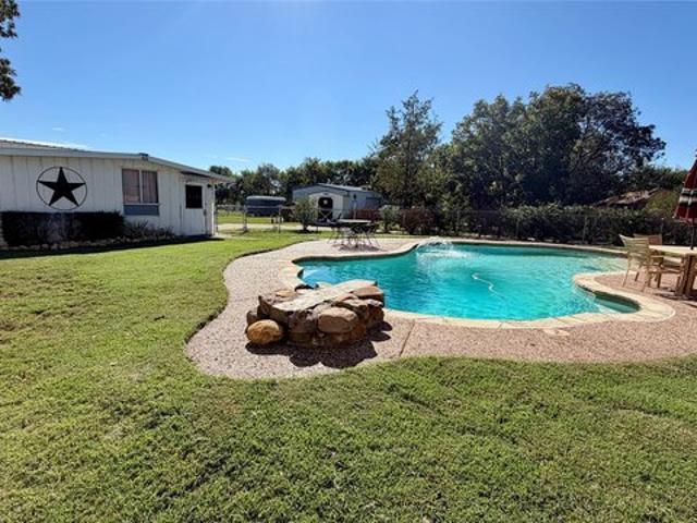 House for sale in Bonham, Fannin County