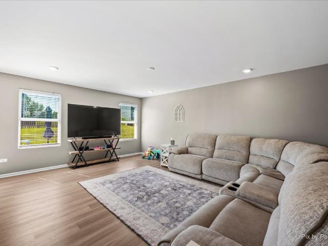 House for sale in Mchenry, Illinois