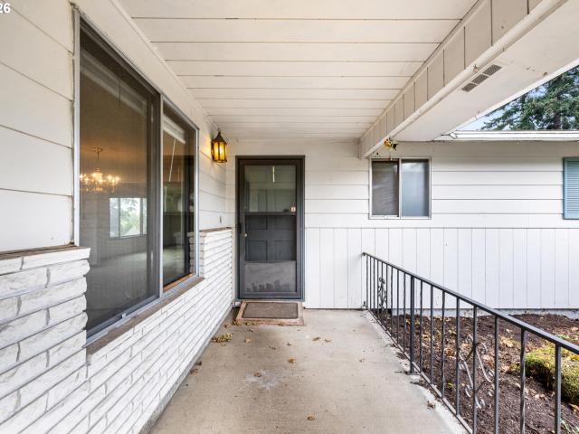House for sale in Gladstone, Clackamas County