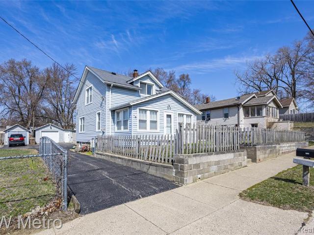House for sale in Pontiac, Michigan