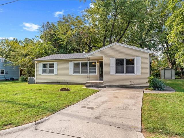 House for sale in Nevada, Vernon County