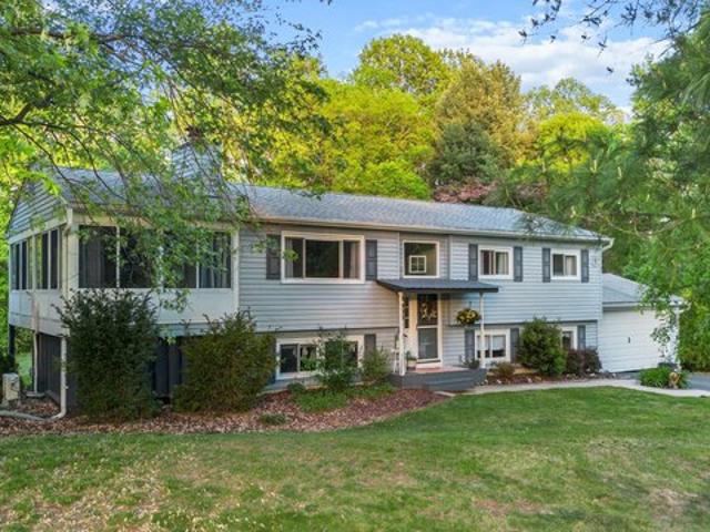 House for sale in Lothian, Maryland