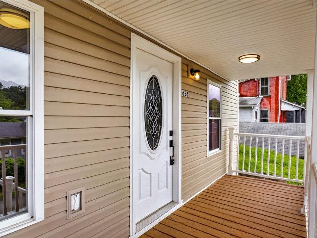 House for sale in Oakmont, Pennsylvania