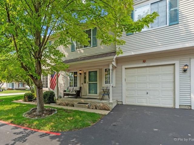 Townhouse for sale in Fox Lake, Illinois