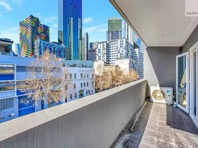 Apartment for rent in Carlton