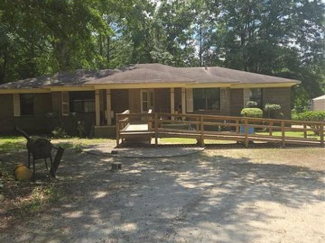 House for sale in Elmore, Alabama