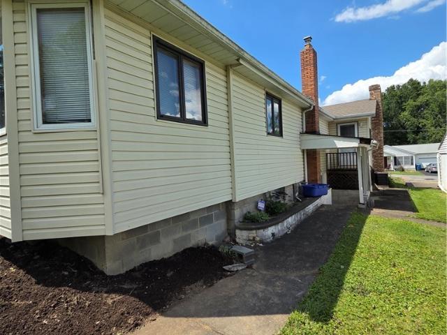 House for sale in Struthers, Ohio