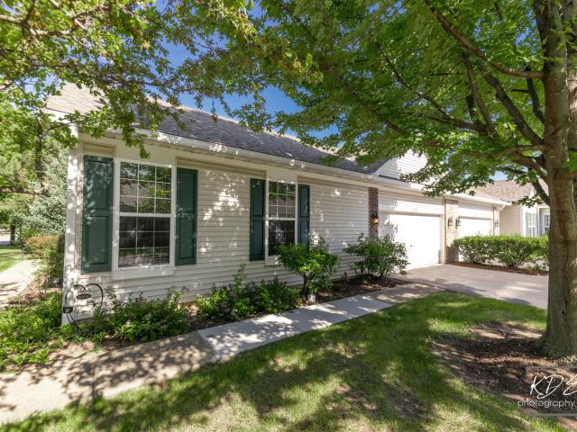 Townhouse for sale in Romeoville, Illinois