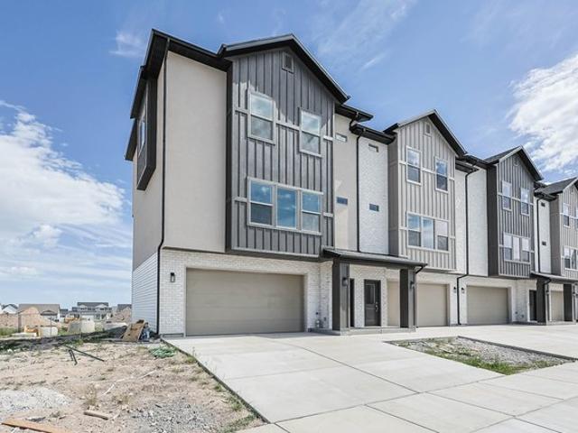 Townhouse for sale in Tooele, Utah