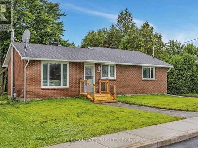 House for sale in Alfred And Plantagenet, Ontario