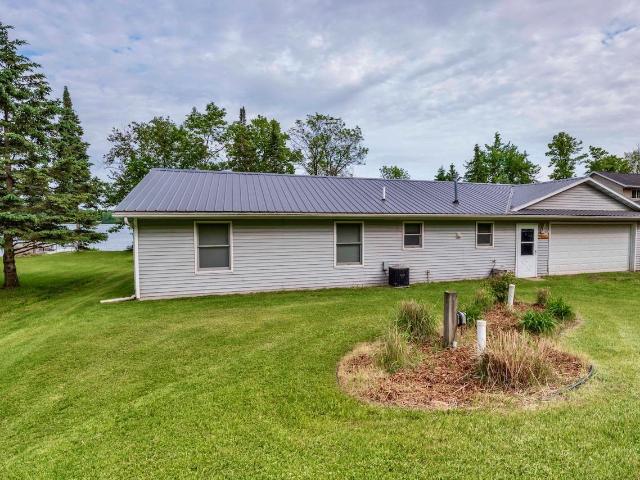 House for sale in Pine Lake