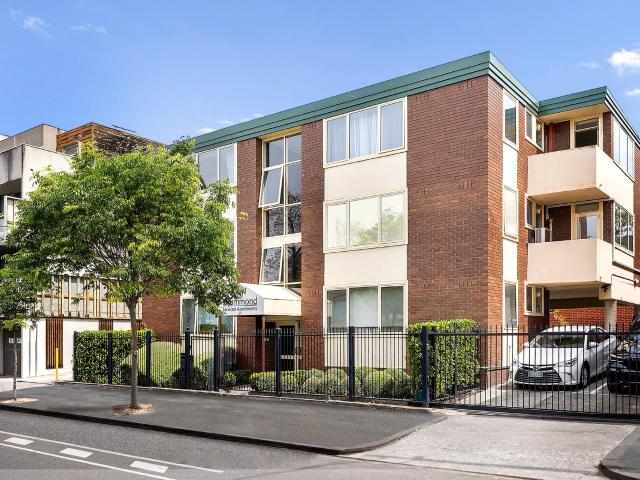 Studio for rent in Carlton