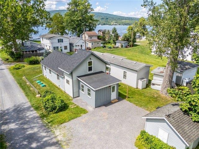 House for sale in Middlesex, New York
