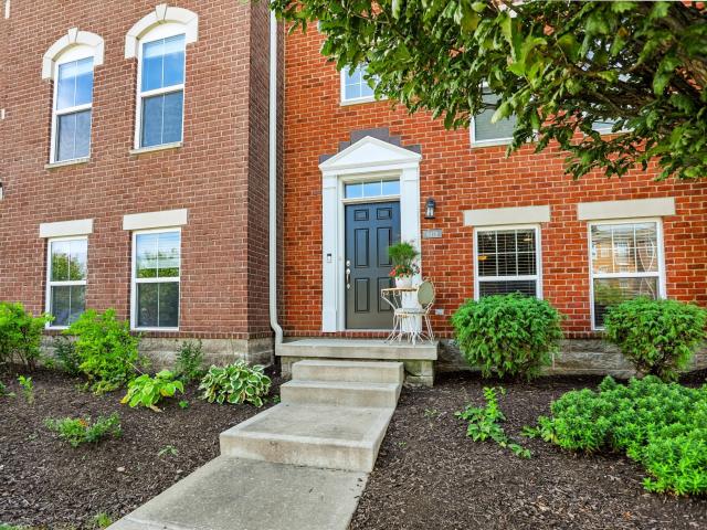Townhouse for sale in Whitestown, Indiana