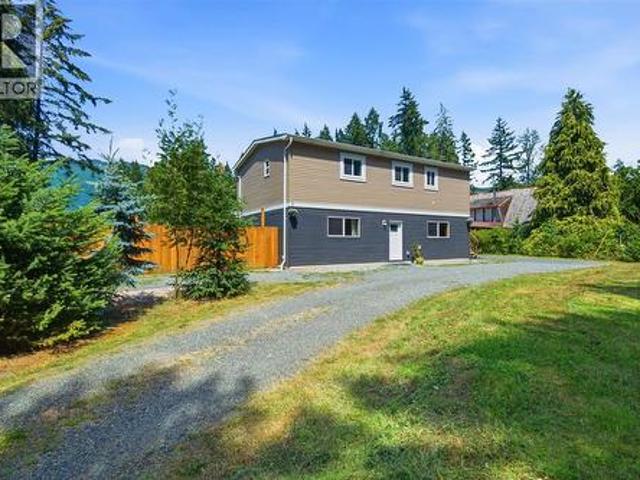 House for sale in Clayoquot, British Columbia