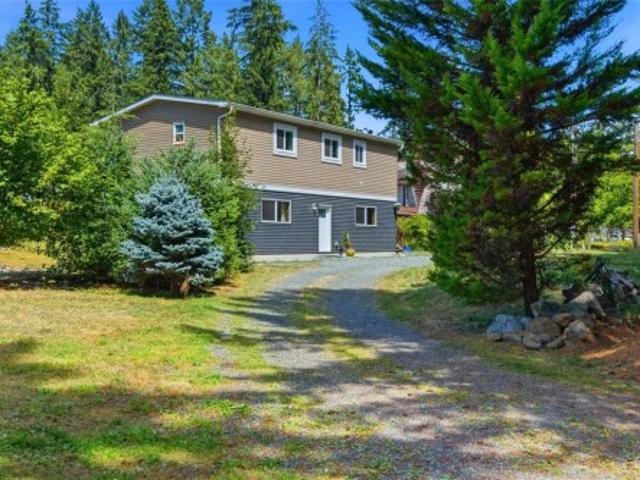 House for sale in Clayoquot, British Columbia