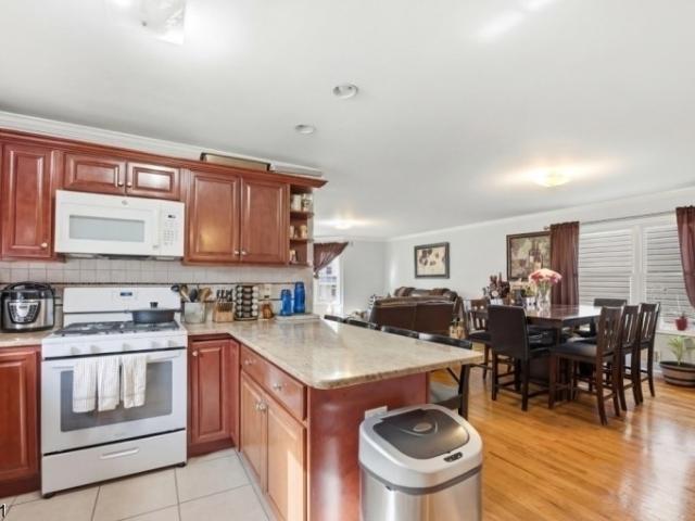 House for sale in Elizabeth, New Jersey