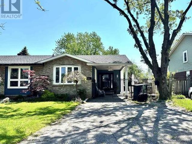 House for sale in Burlington, Ontario