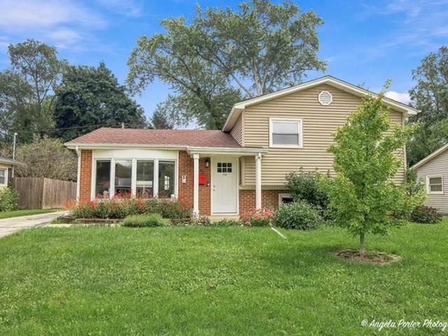House for sale in Mundelein, Illinois