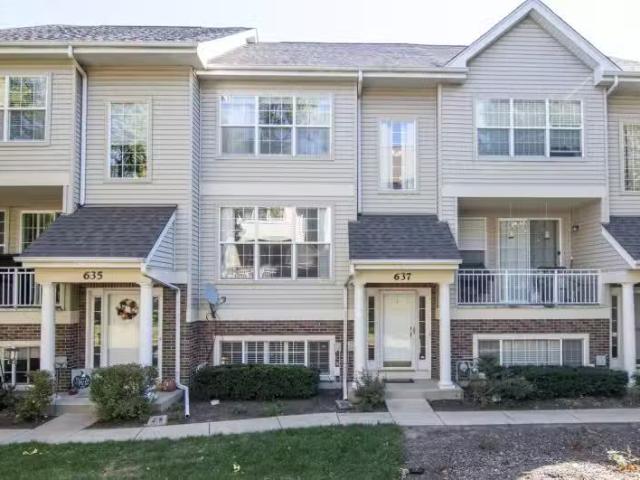 Condo for sale in Elgin Condo for sale in Elgin