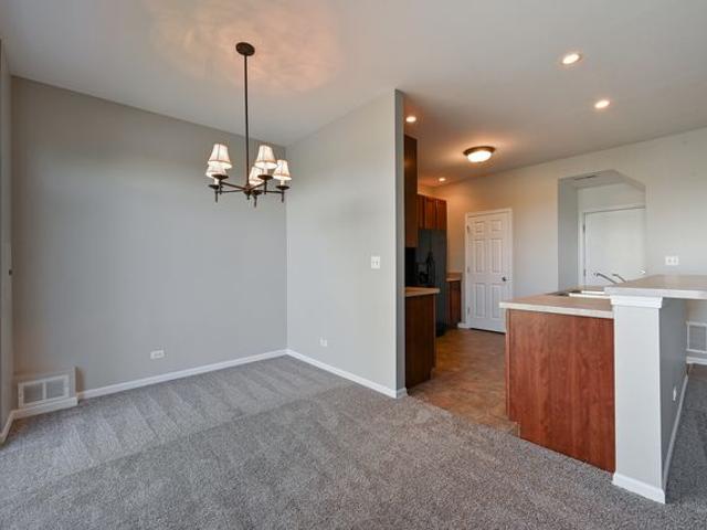 Townhouse for rent in Oswego