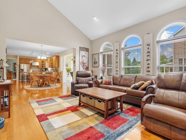 House for sale in Portage