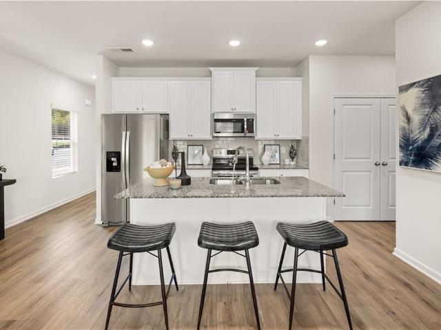 Townhouse for sale in Red Oak, Georgia