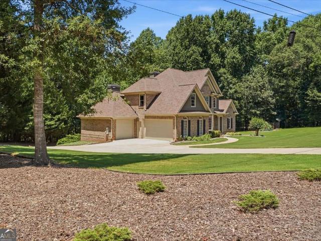 House for sale in Flowery Branch, Georgia