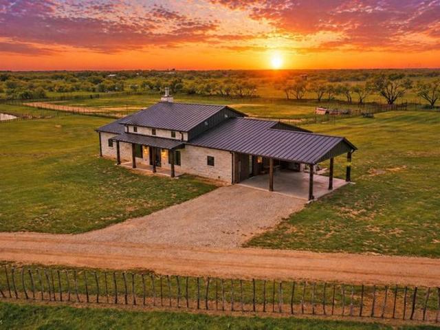 House for sale in Jacksboro, Texas
