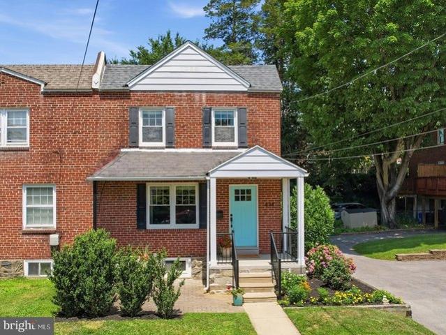 Townhouse for sale in Ardmore, Pennsylvania