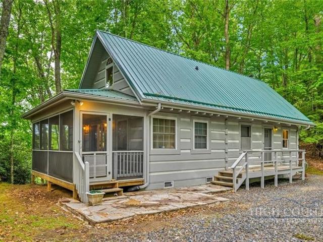 House for sale in Lansing, North Carolina