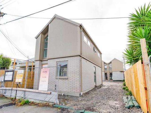 Townhouse for sale in Heathcote, Canterbury