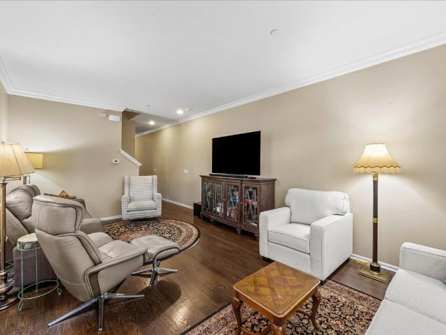 Townhouse for sale in Gurnee, Illinois