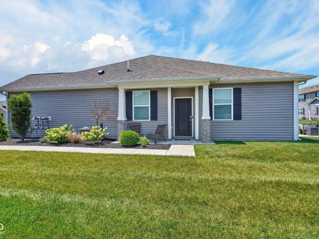 Townhouse for sale in Whitestown, Indiana