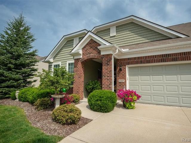 Condo for sale in Grand Blanc, Michigan