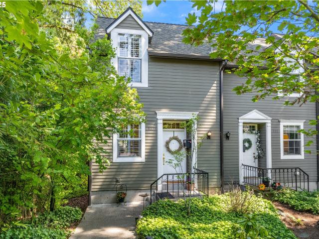 Townhouse for sale in Oregonia