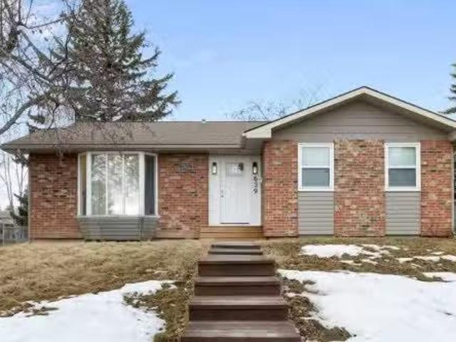 House for sale in Canyon Meadows, Calgary