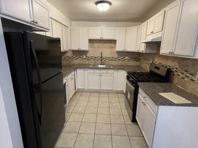 Property for rent in Canoga Park, California