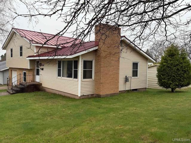 House for sale in Ishpeming, Michigan