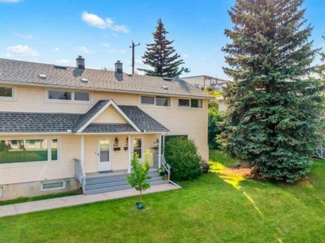 Townhouse for sale in Northwest, Alberta
