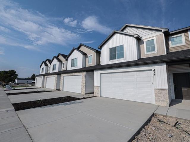 Townhouse for sale in Cache, Utah